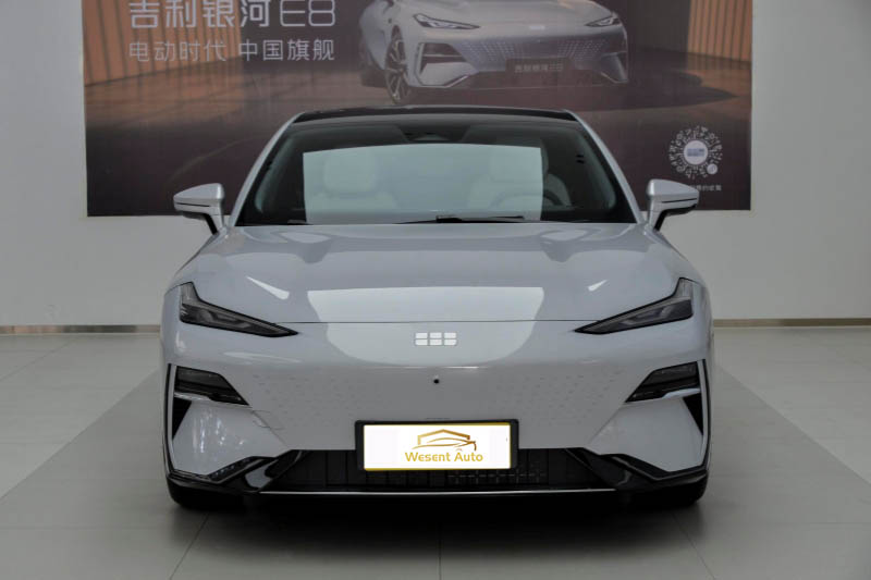 Geely Galaxy E8 — новый энергетический автомобиль